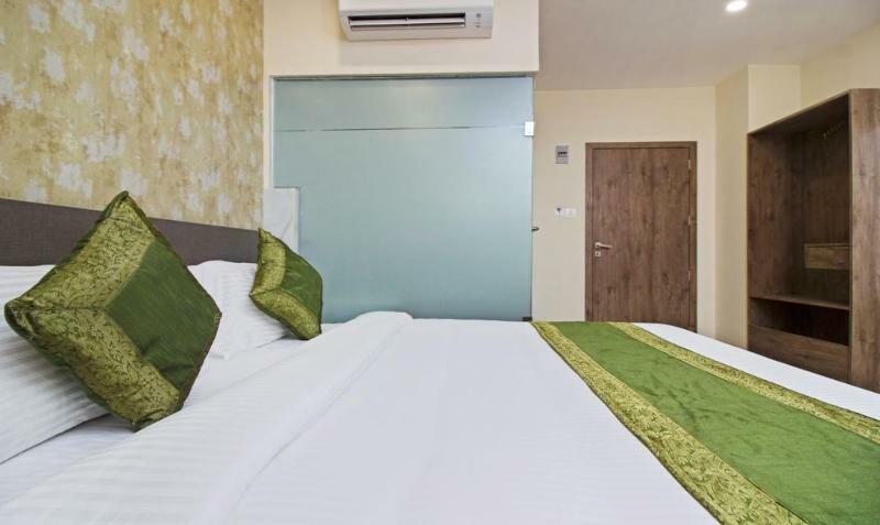 Ocean Suites Hotel Mumbai Exterior photo