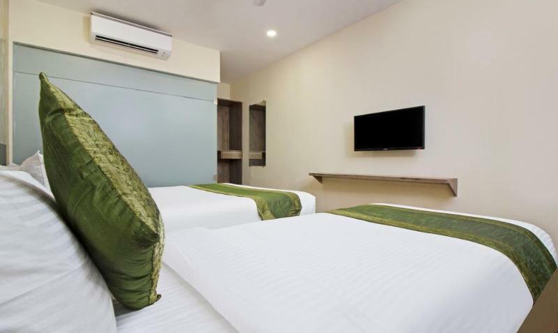 Ocean Suites Hotel Mumbai Exterior photo